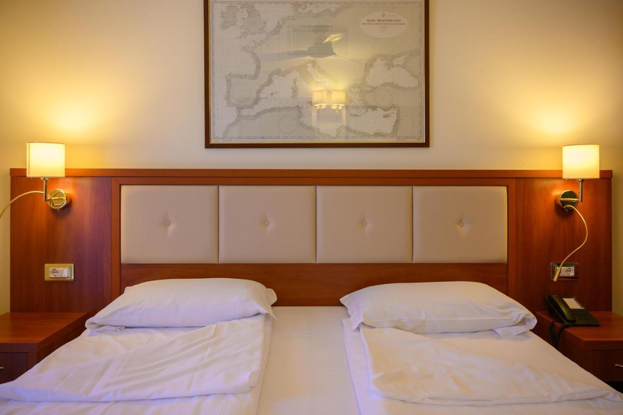 Benaco Hotel