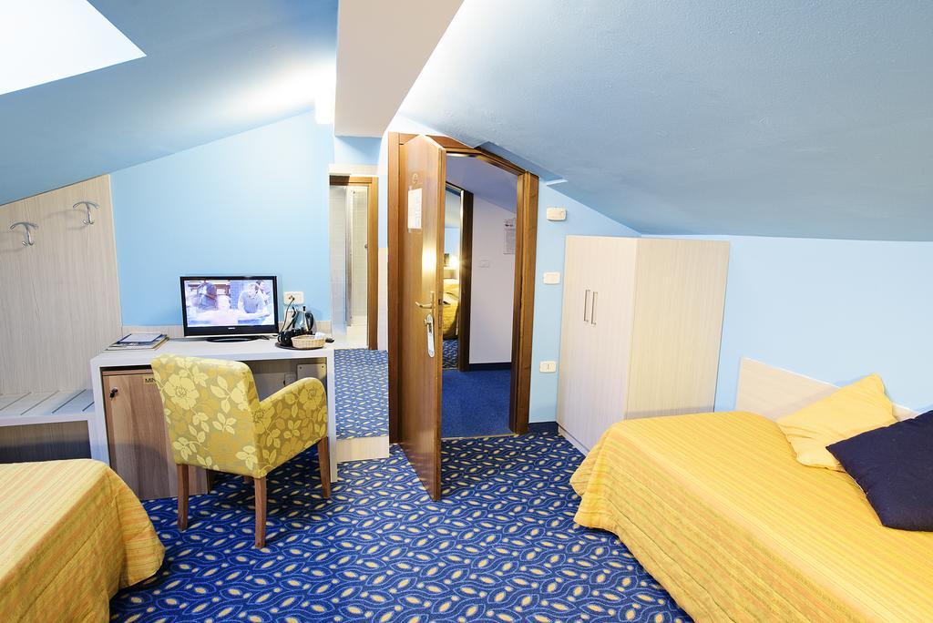 Hotel Benaco 3*